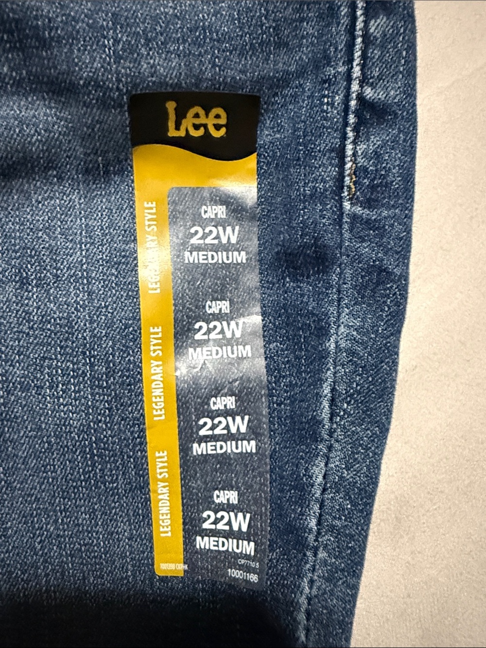 Lee Women's Ankle Cropped Jeans - Medium Blue - Picture 3 of 5